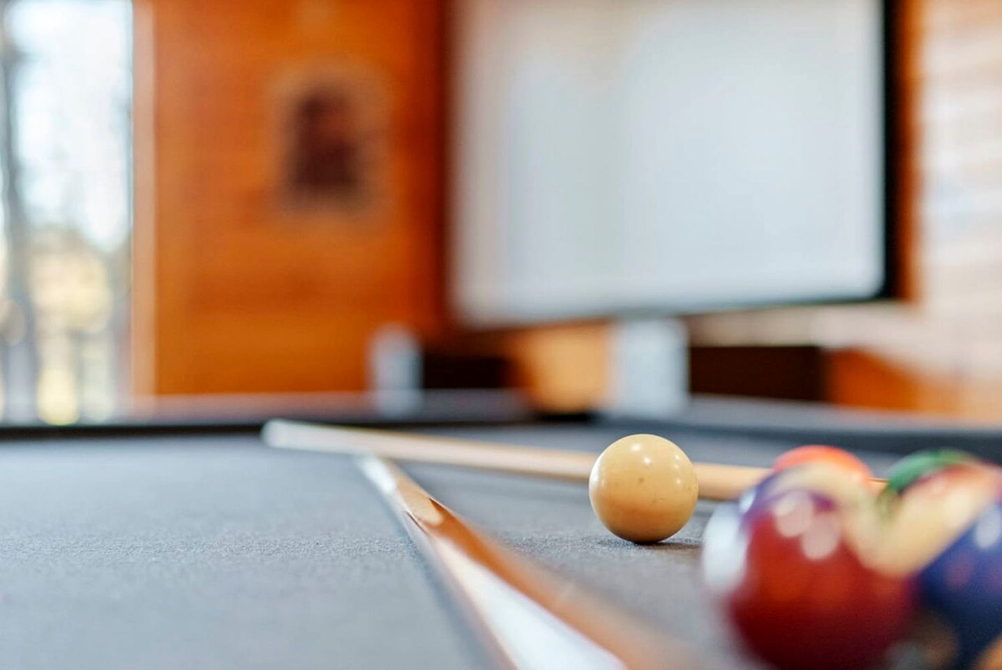 Stunning Log Cabin with Movie Theatre & Hot Tub near Arts and Crafts District in Gatlinburg, TN