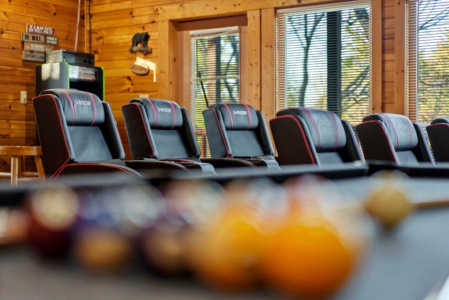 Stunning Log Cabin with Movie Theatre & Hot Tub near Arts and Crafts District in Gatlinburg, TN