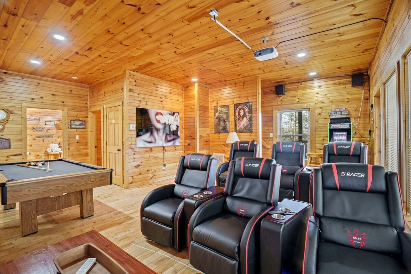 Stunning Log Cabin with Movie Theatre & Hot Tub near Arts and Crafts District in Gatlinburg, TN