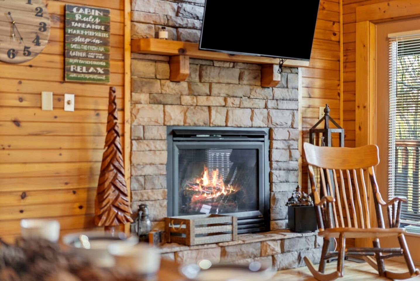 Stunning Log Cabin with Movie Theatre & Hot Tub near Arts and Crafts District in Gatlinburg, TN