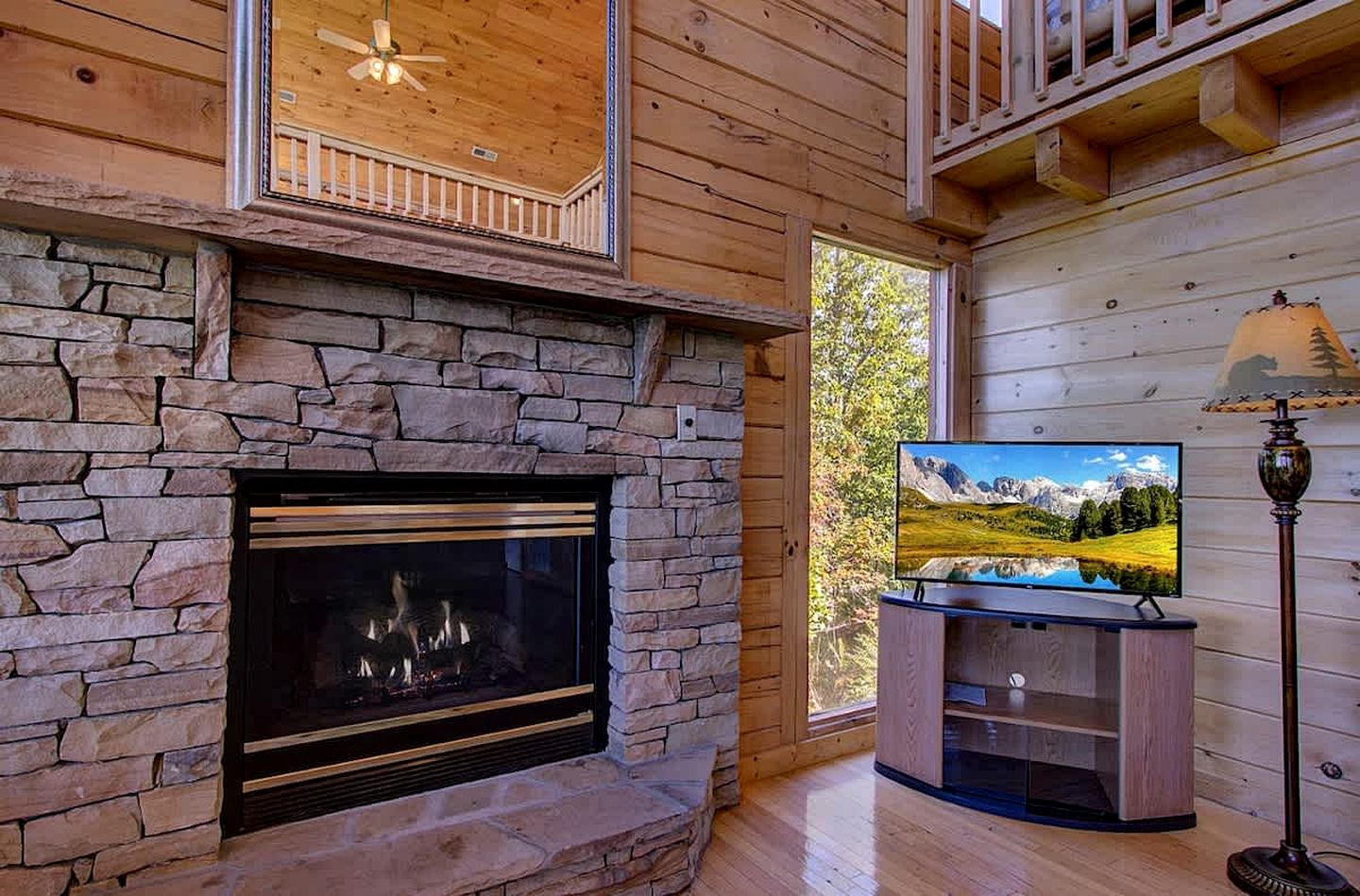Stunning Mountain View Cabin with Hot Tub & Game Room near Pigeon Forge, Sevierville TN