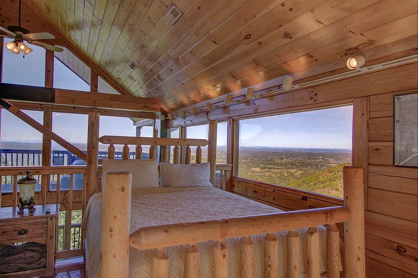 Stunning Mountain View Cabin with Hot Tub & Game Room near Pigeon Forge, Sevierville TN