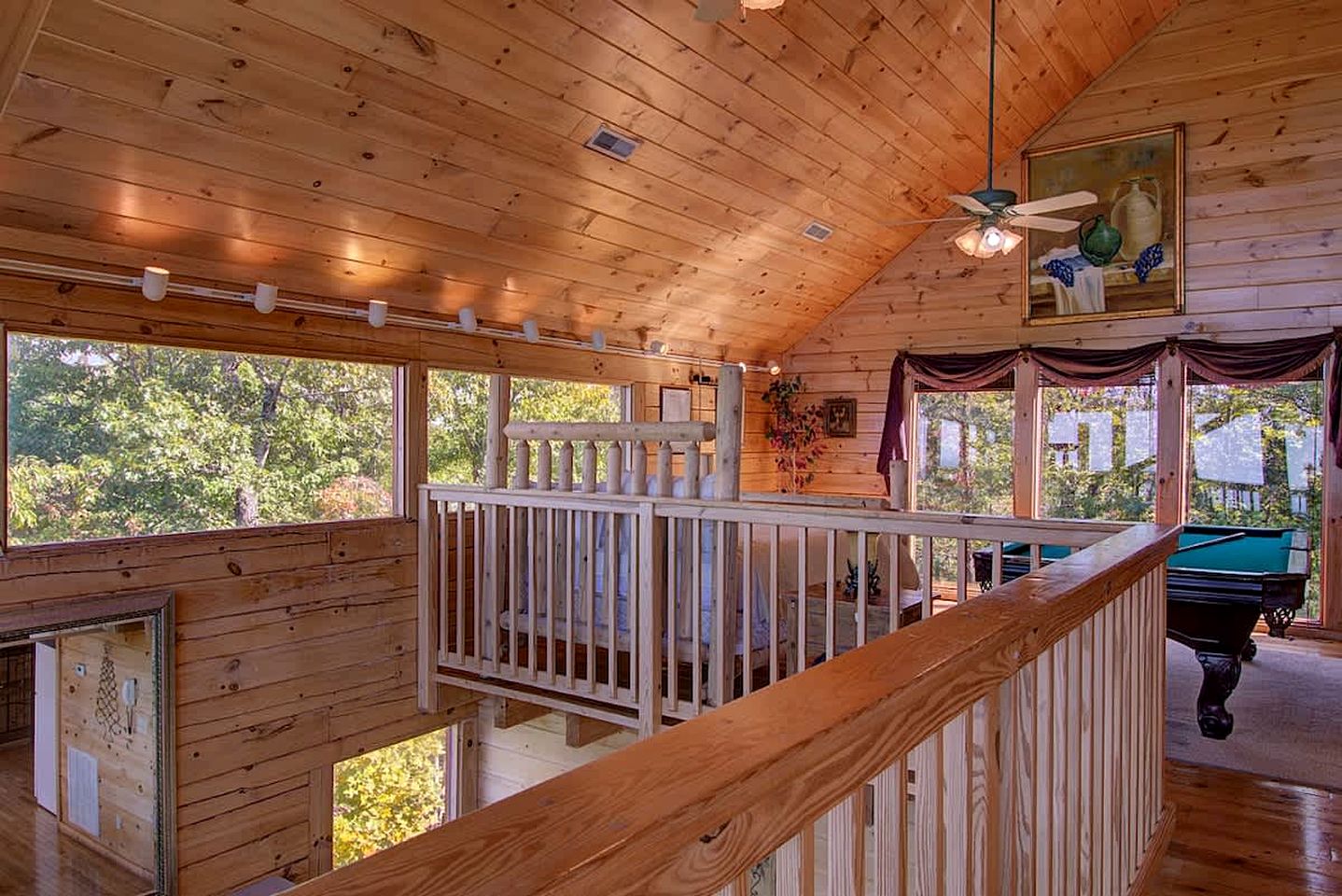 Stunning Mountain View Cabin with Hot Tub & Game Room near Pigeon Forge, Sevierville TN