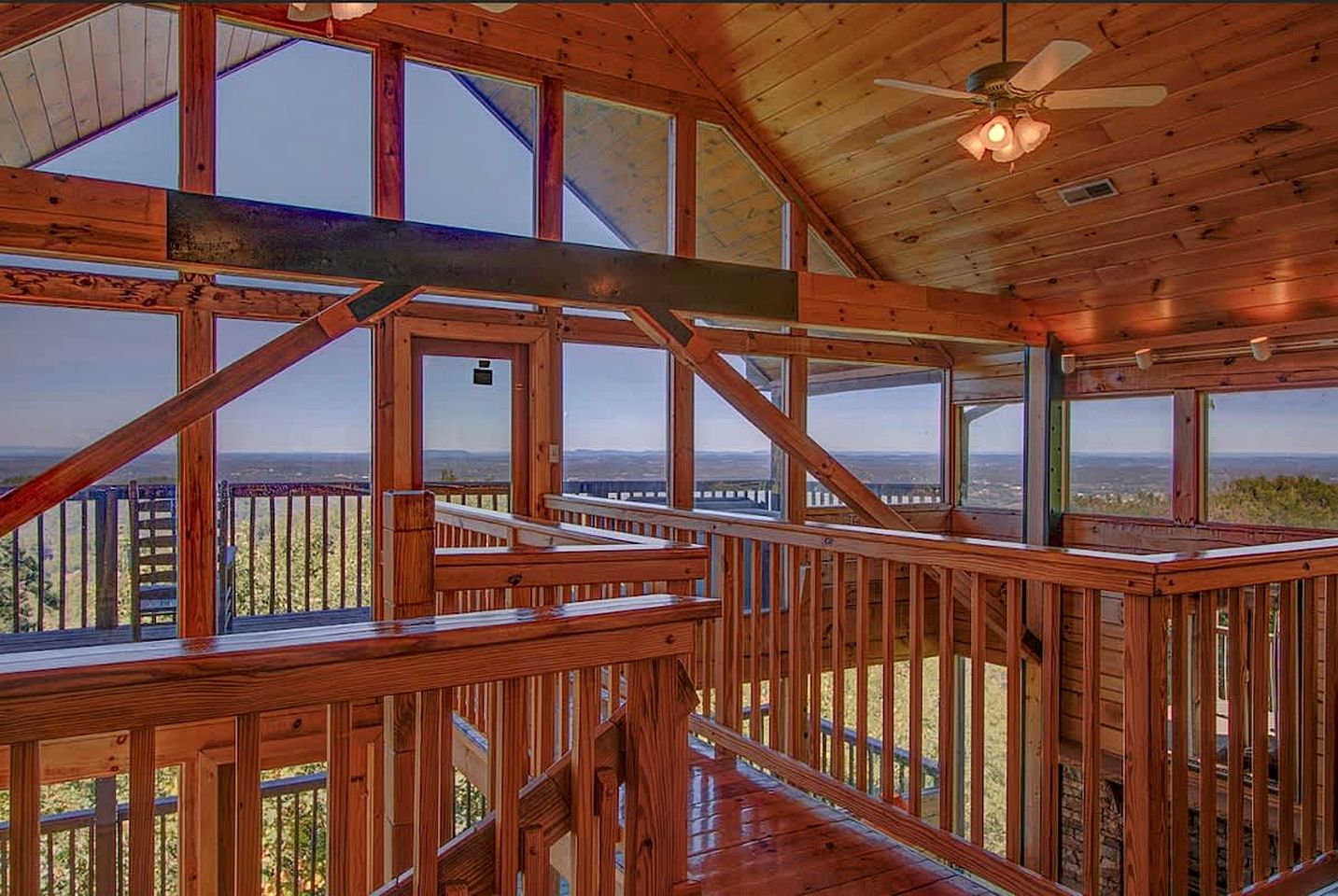 Stunning Mountain View Cabin with Hot Tub & Game Room near Pigeon Forge, Sevierville TN