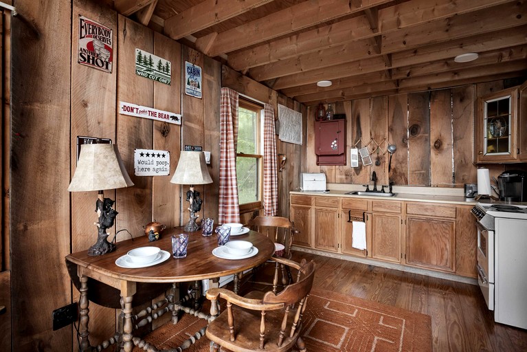 Cabins (United States of America, --, West Virginia)