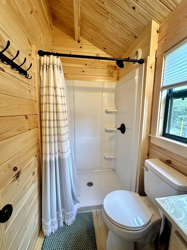 Cabins (United States of America, Steuben, Maine)