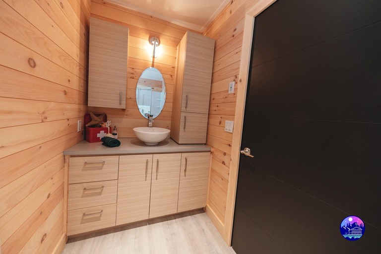 Cabins (Canada, Sainte Lucie des Laurentides, Quebec)