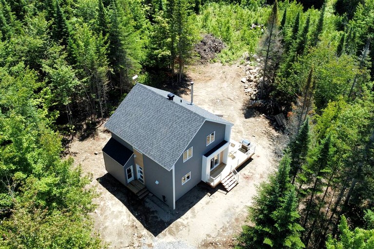 Cabins (Canada, Sainte Lucie des Laurentides, Quebec)