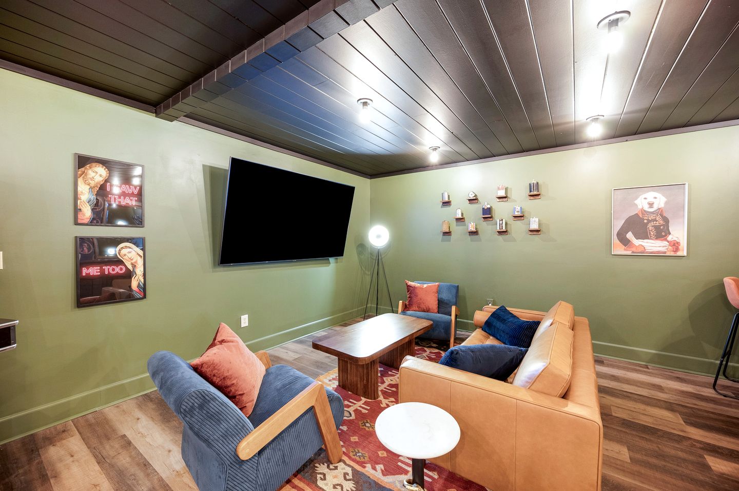 Stunning Rental with Hot-Tub, Theater Room and Great Landscape in Tennessee