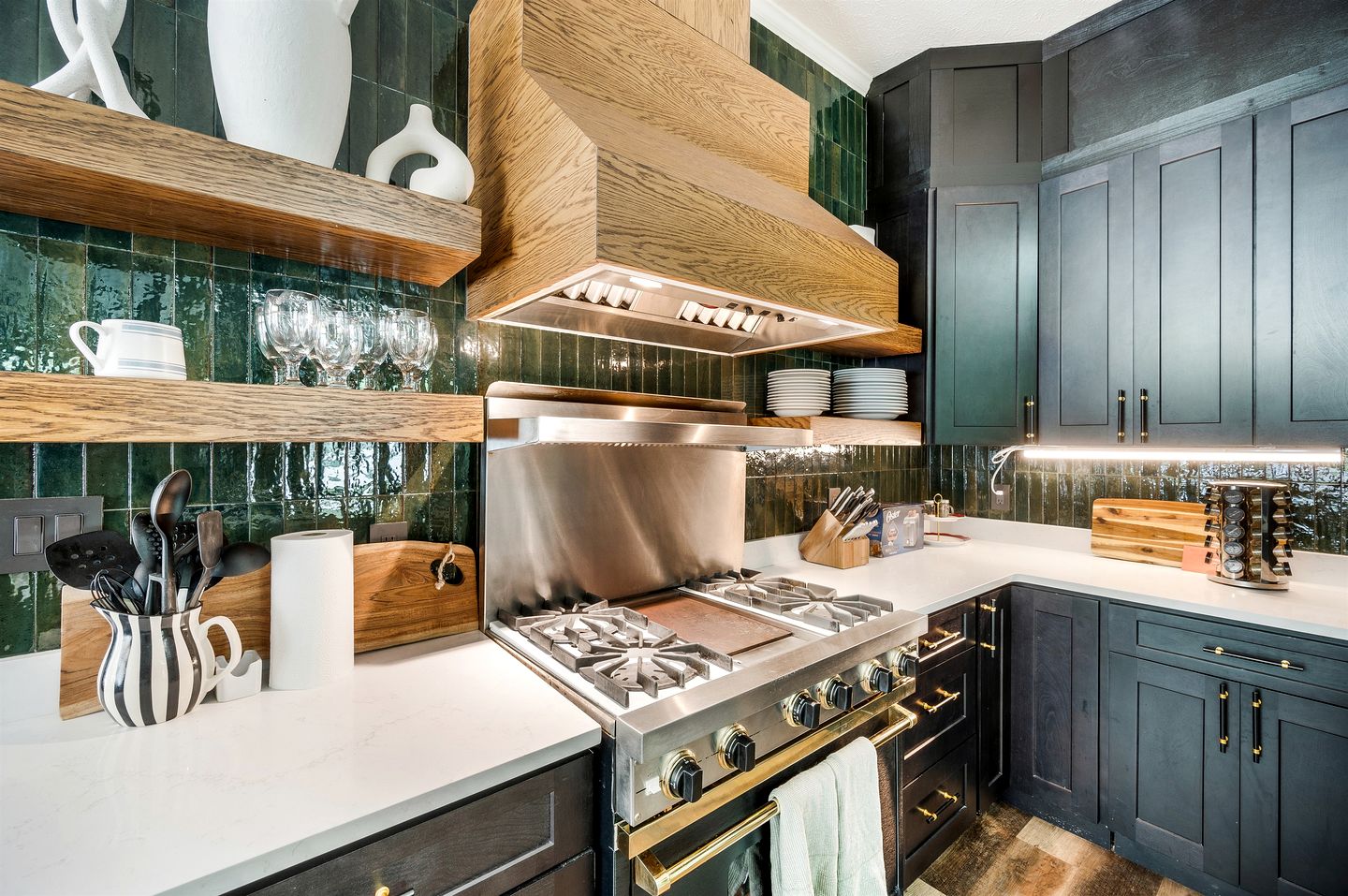 Stunning Rental with Hot-Tub, Theater Room and Great Landscape in Tennessee