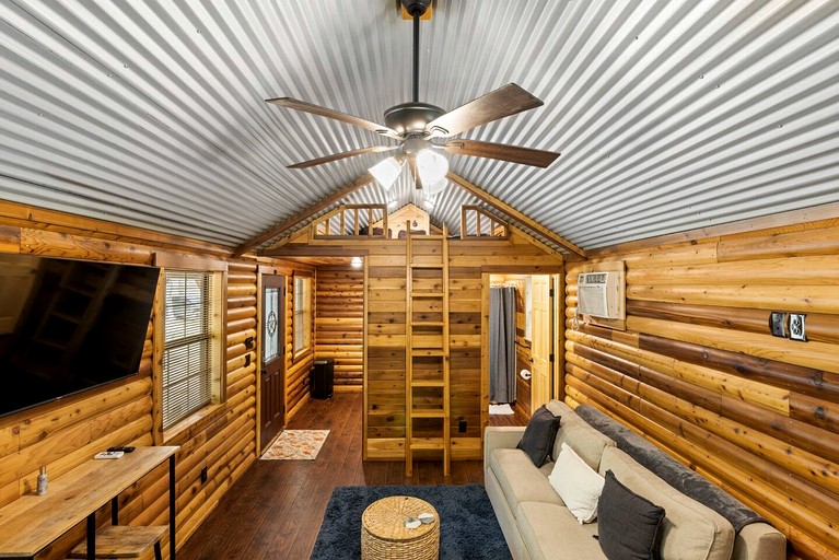 Cabins (United States of America, Nashoba, Oklahoma)