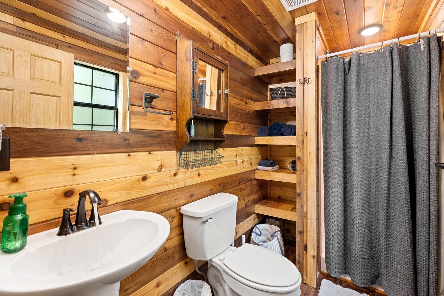Stunning Riverfront Log Cabin Nestled Amidst Trees in Nashoba, Oklahoma
