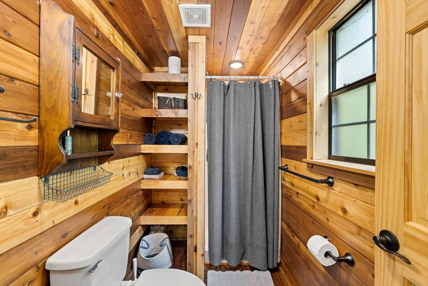 Stunning Riverfront Log Cabin Nestled Amidst Trees in Nashoba, Oklahoma
