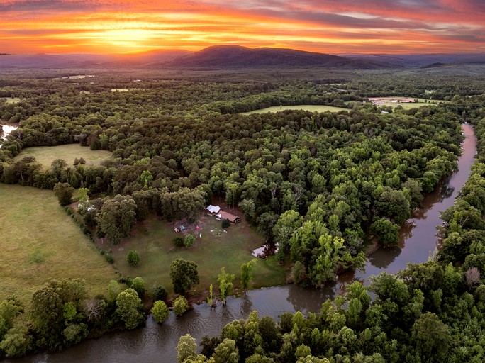 Cabins (United States of America, Nashoba, Oklahoma)
