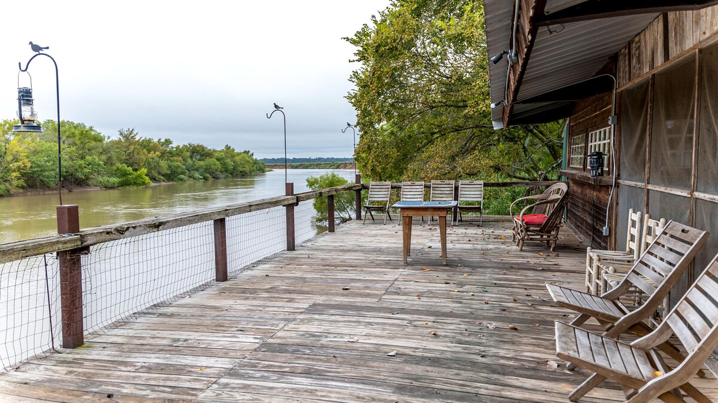 Stunning Riverside Rental in Texas, for Enjoyable Getaways to Brazos River