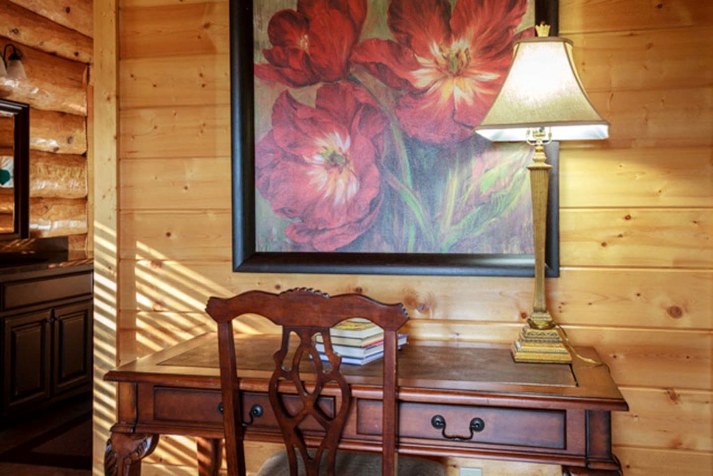 Stunning Secluded Cabin with Fire Pit and Hot-tub in Pittman Center, Tennessee