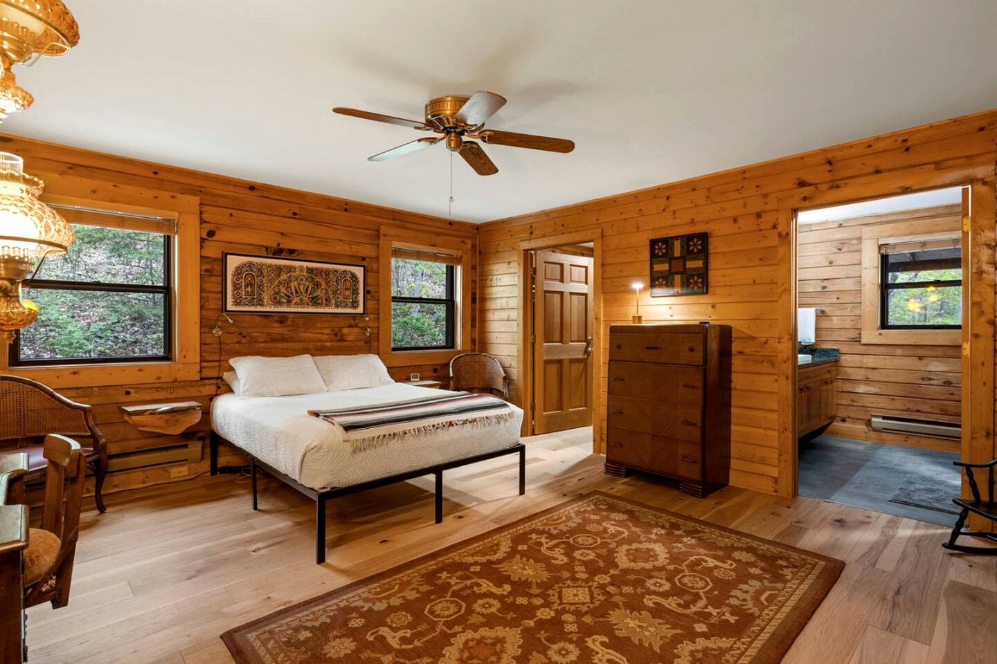 Cozy Group Cabin Surrounded by Nature in North Carolina