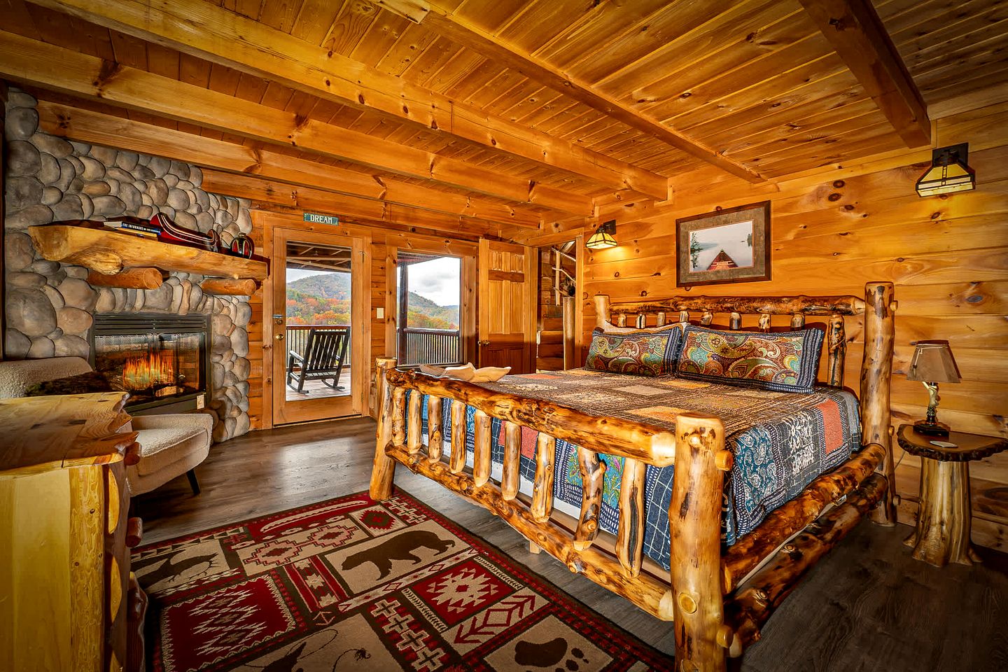 Stunning Smoky Mountain Log Cabin with 270° Views, Luxury Amenities & Hot Tub near Gatlinburg, TN