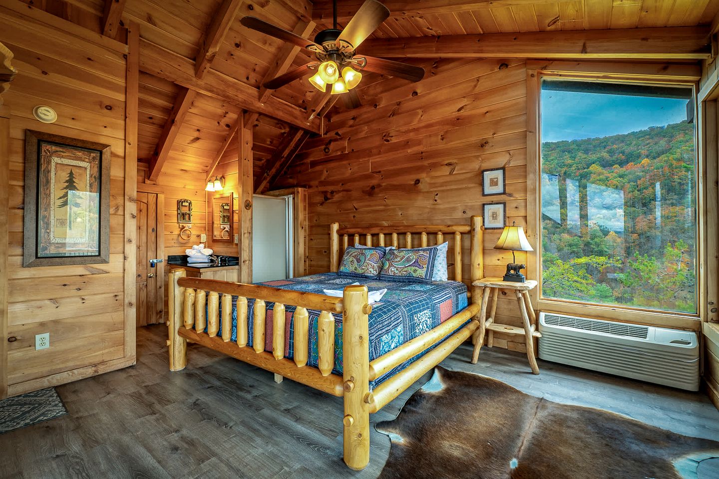 Stunning Smoky Mountain Log Cabin with 270° Views, Luxury Amenities & Hot Tub near Gatlinburg, TN