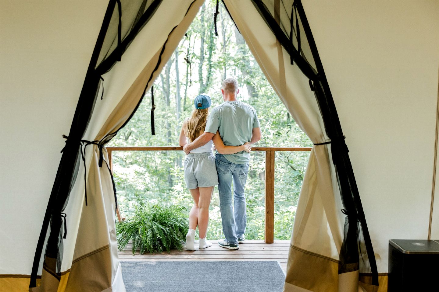 Stunning Tented Cabin with Fire Pit in Des Moines, Iowa