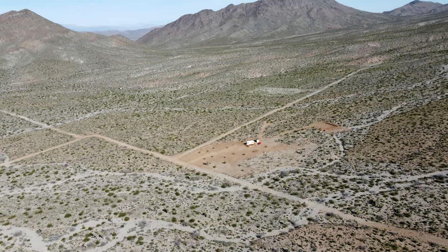 Stunning Tiny House with Picnic Space, Barbecue and Fire Pit in Meadview, Arizona