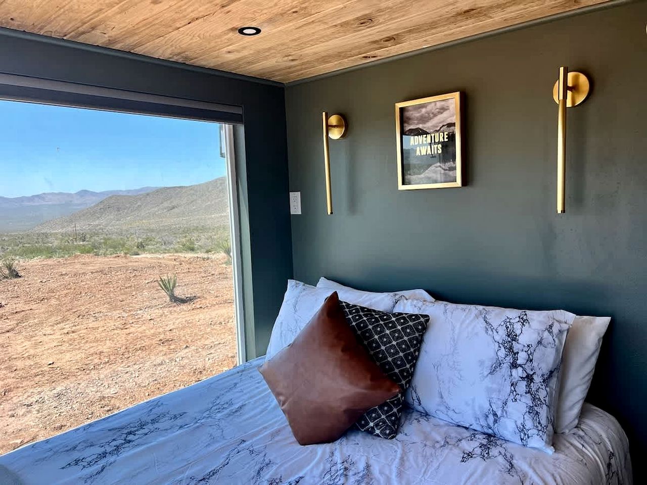 Stunning Tiny House with Picnic Space, Barbecue and Fire Pit in Meadview, Arizona