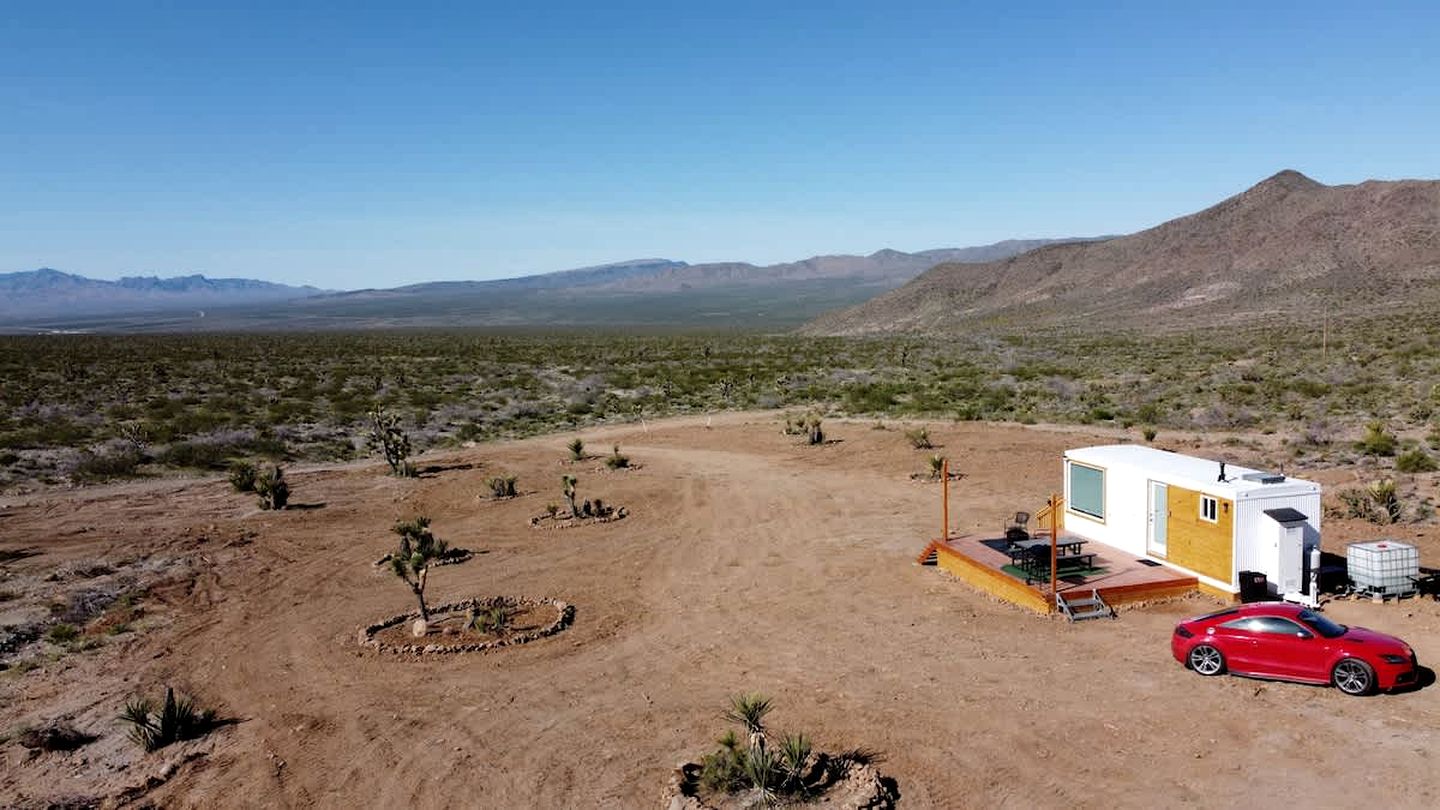 Stunning Tiny House with Picnic Space, Barbecue and Fire Pit in Meadview, Arizona