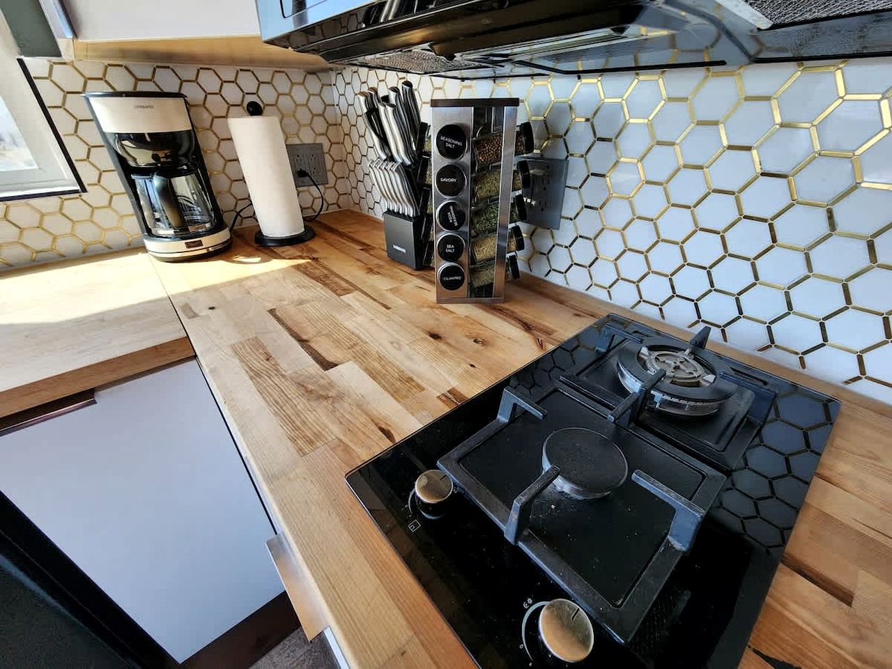 Stunning Tiny House with Picnic Space, Barbecue and Fire Pit in Meadview, Arizona