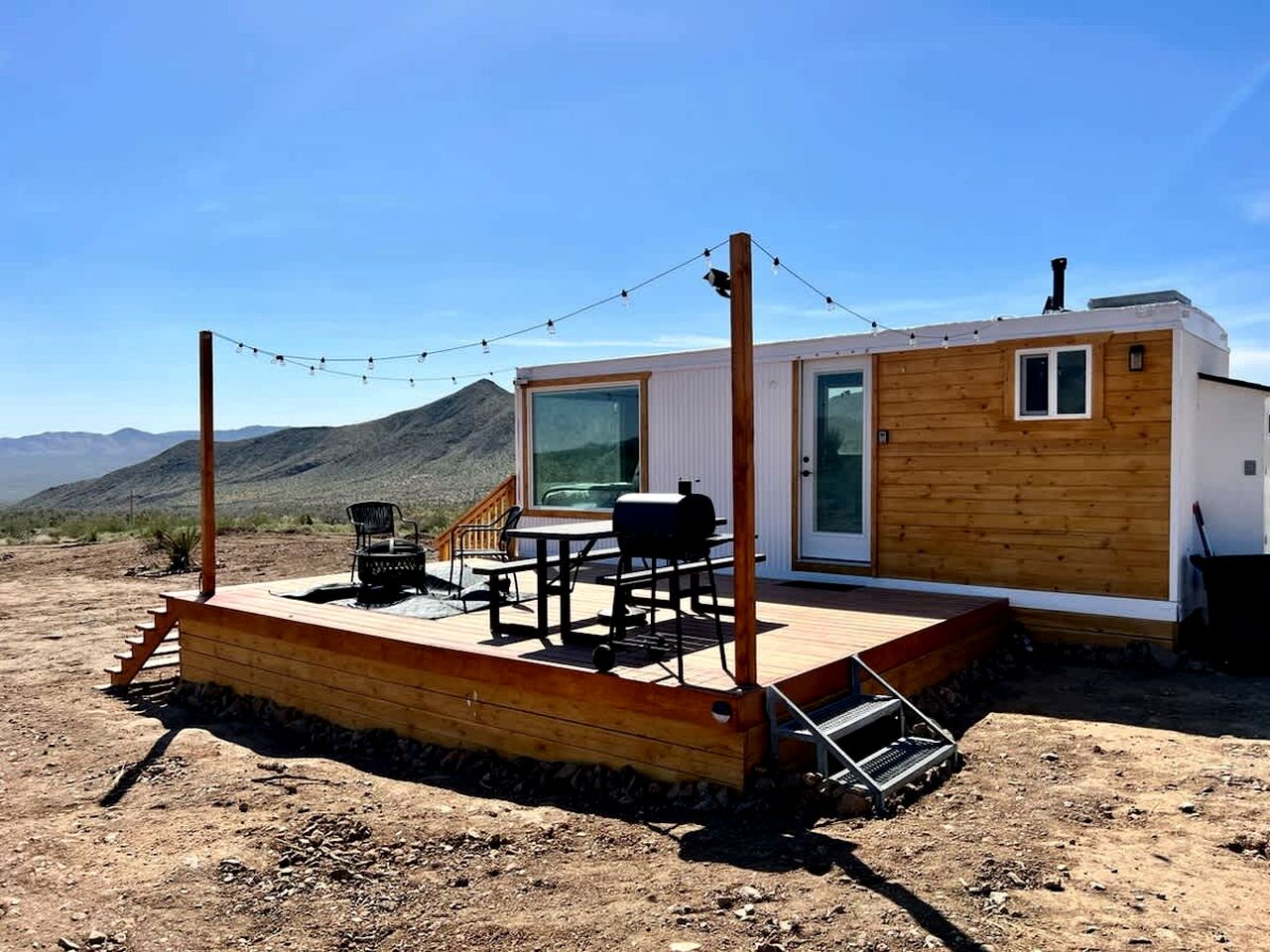 Stunning Tiny House with Picnic Space, Barbecue and Fire Pit in Meadview, Arizona