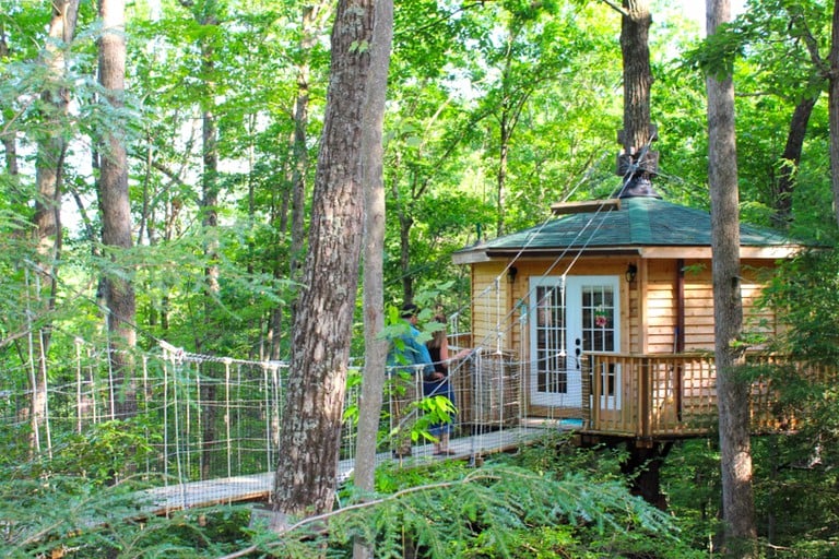 Treehouse rentals in West Virginia