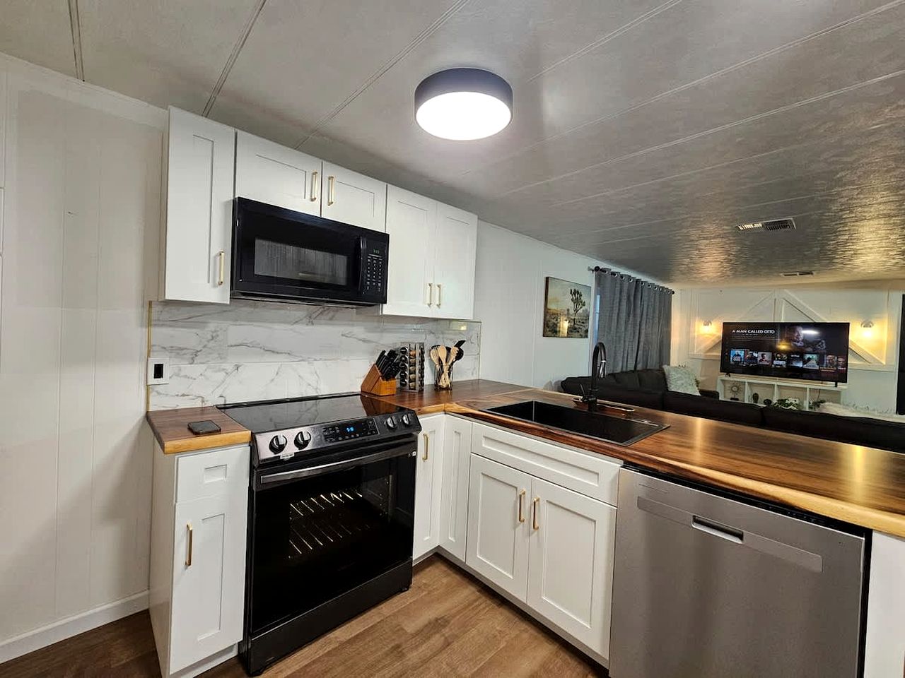 Stunning Vacation Rental with Foosball and Barbecue in Meadview, Arizona