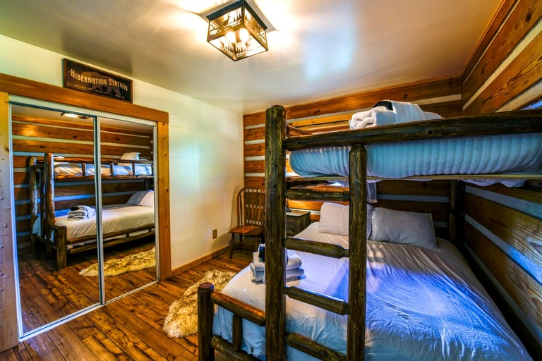 Cabins (United States of America, Sylva, North Carolina)