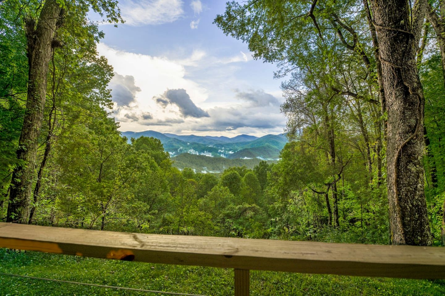Stunning Wooden Cabin with Barbecue in Sylva, North Carolina