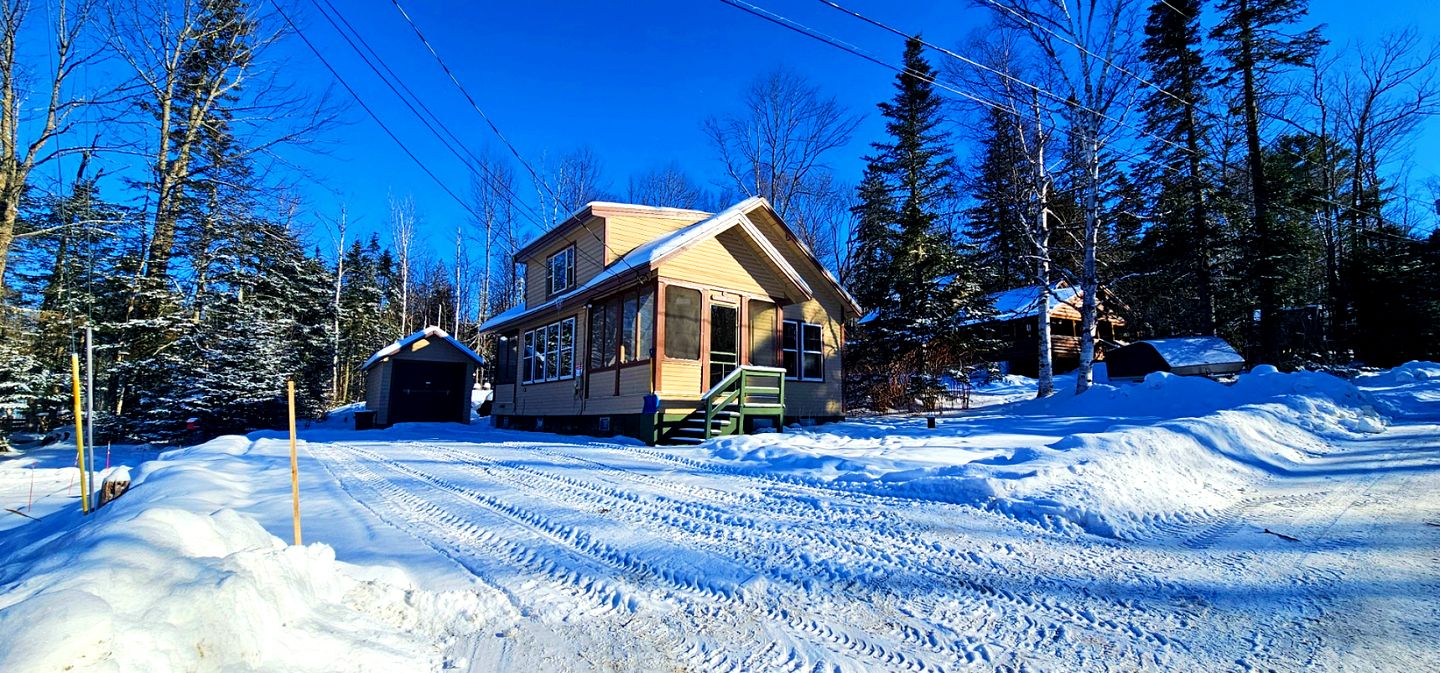 Stunning Waterfront Cabin with Fire Pit, Porch and Deck in Maine