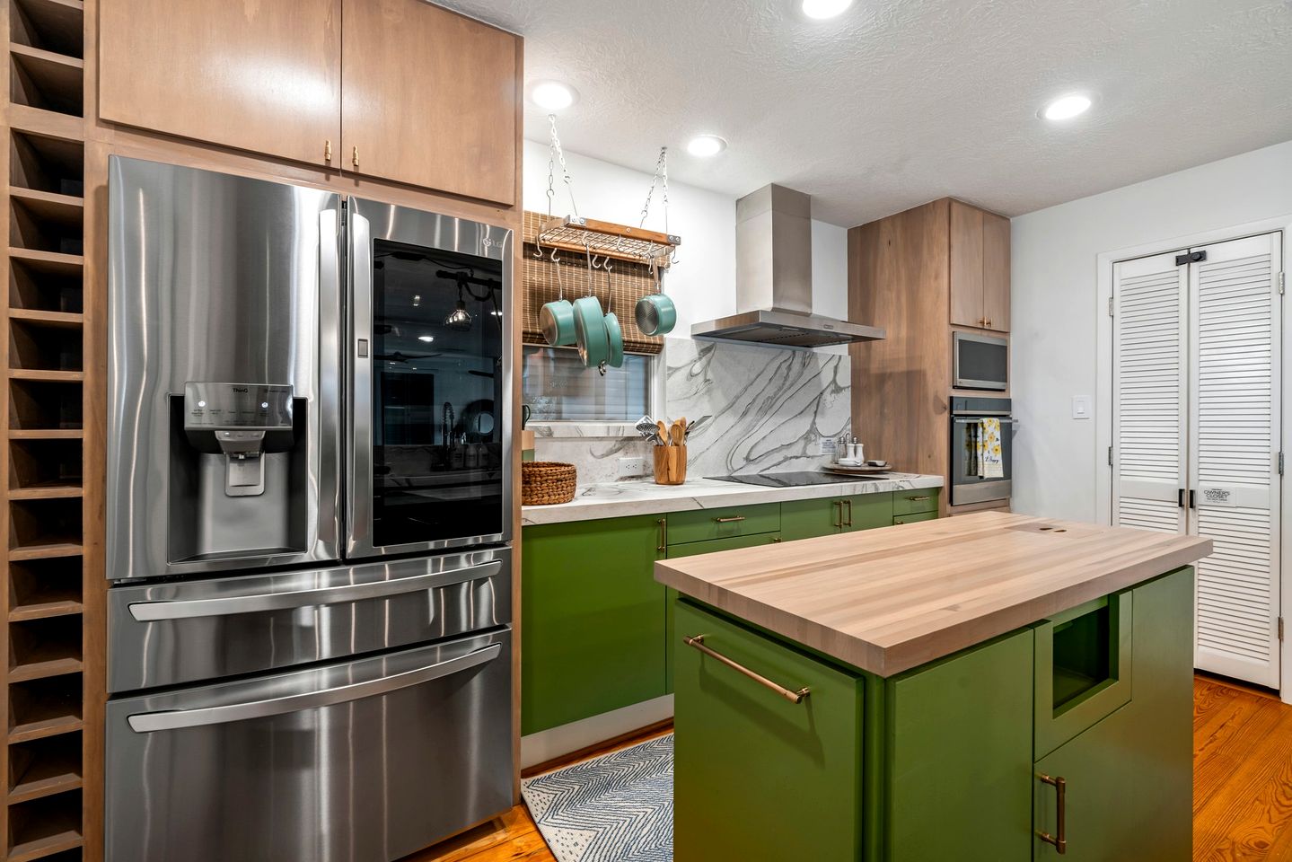 Amazing Waterfront Home with Stunning Sunset Views and a Private Pier in Galveston, Texas