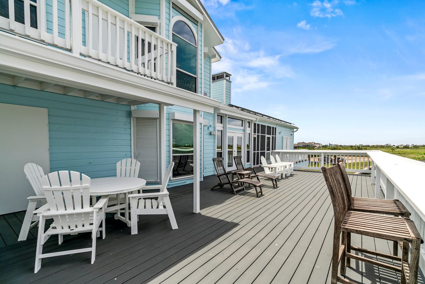 Amazing Waterfront Home with Stunning Sunset Views and a Private Pier in Galveston, Texas