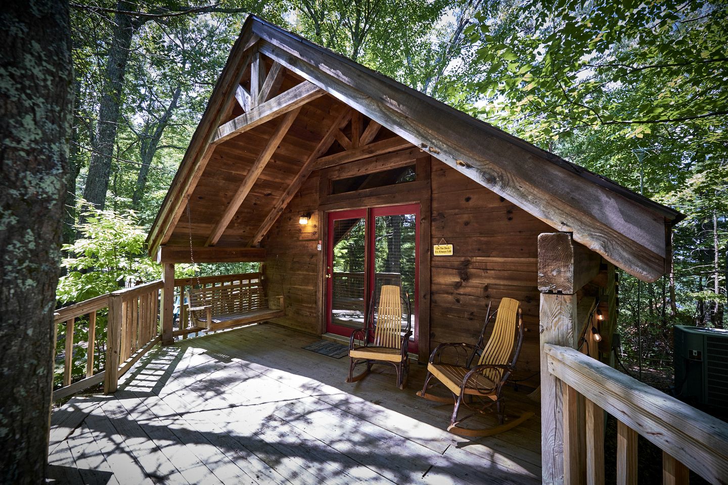 Stunning Wooden Cottage with Hot-tub in Sevierville, Tennessee
