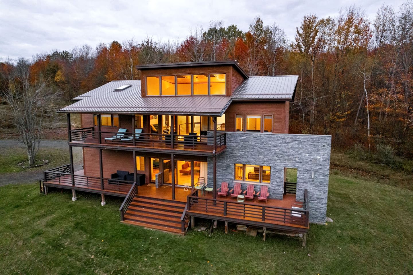 Secluded Contemporary Haven with Fire Pit & Sweeping Vistas in Margaretville, New York