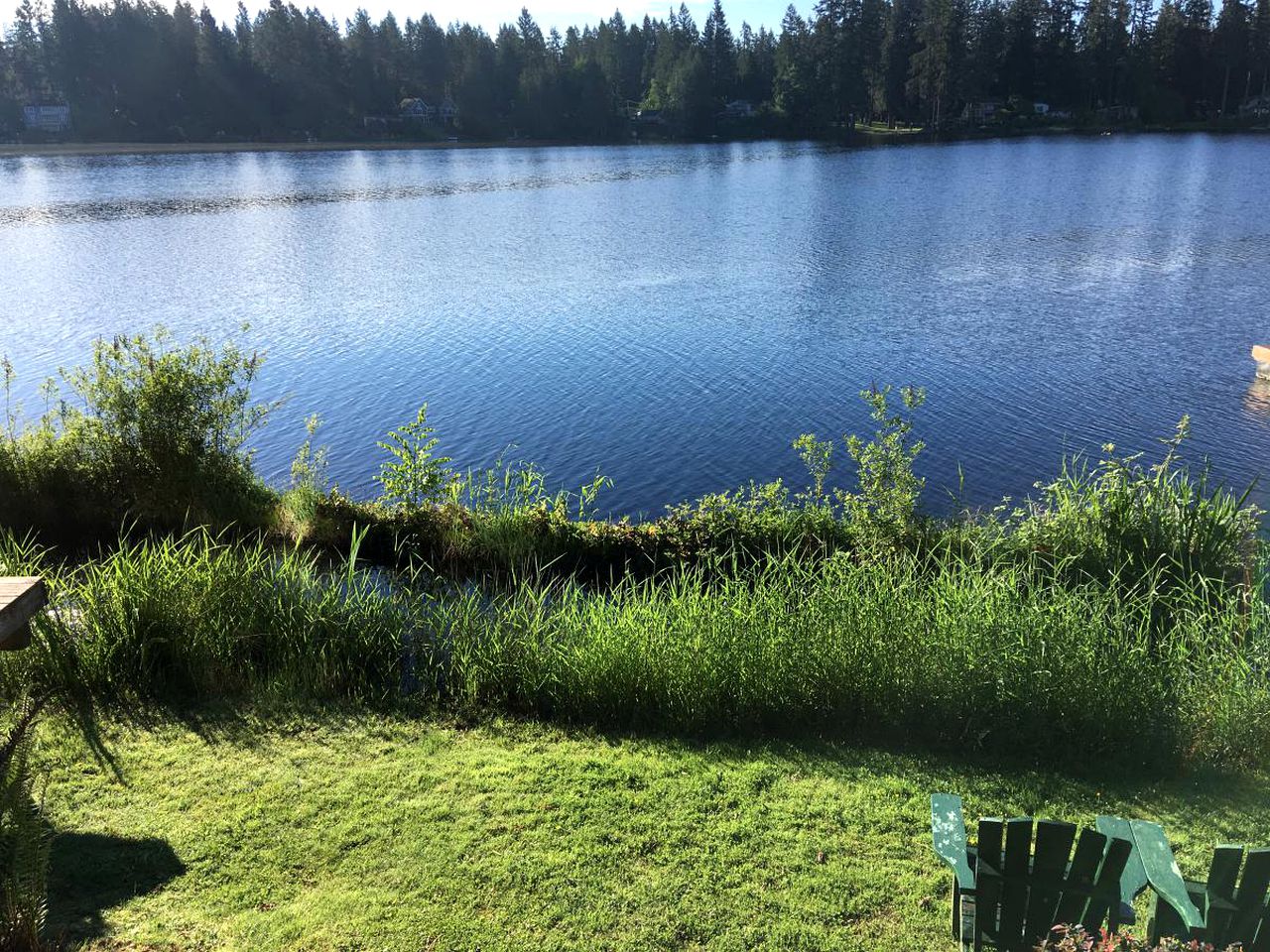 Stylish Lakefront Suite Rental with Hot Tub Access near Seattle, Washington