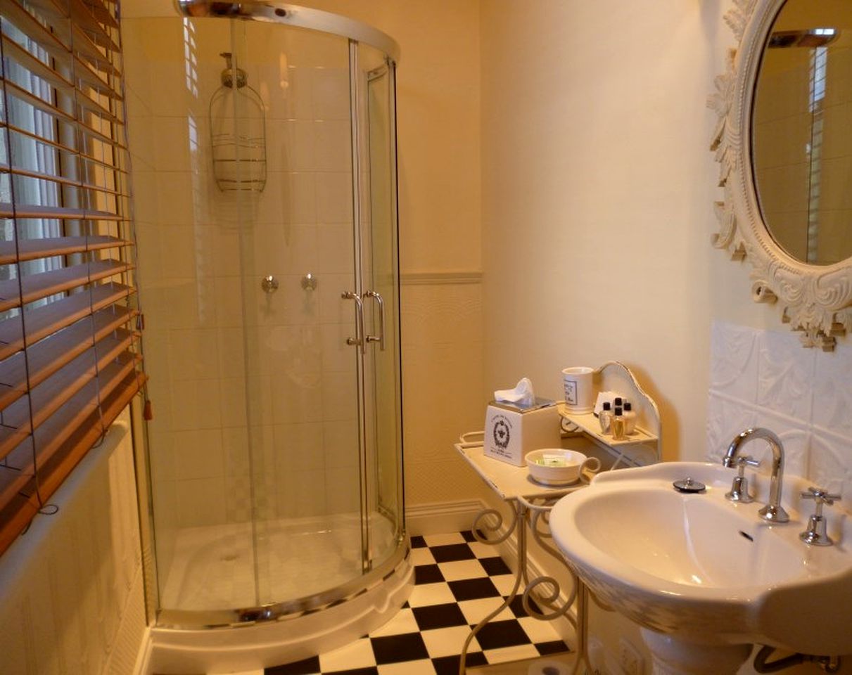 Stylish Luxurious Room in Beautiful Nature Lodge near Melbourne, Australia