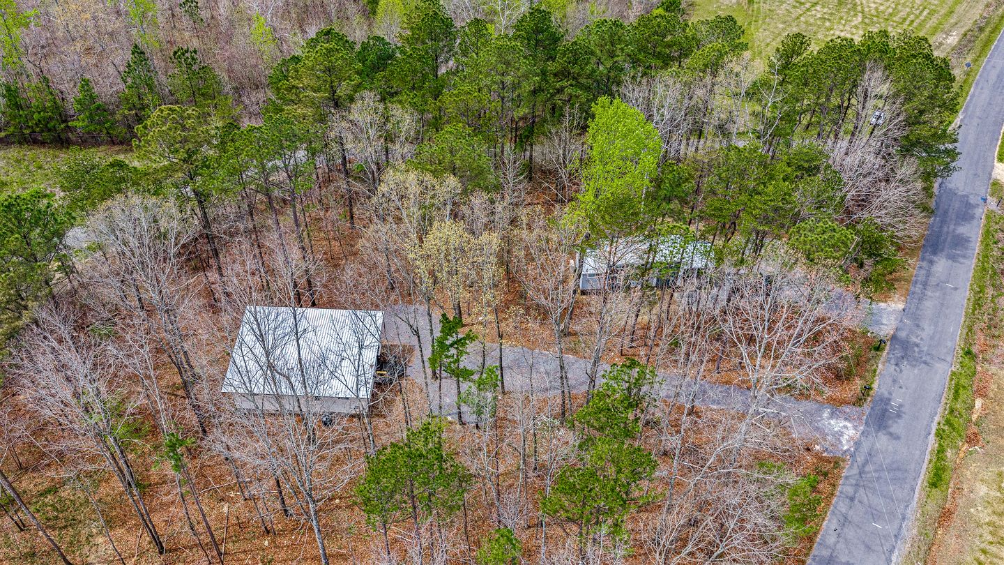 Stylish Modern Getaway with Fire Pit near DeSoto Falls in Mentone, AL