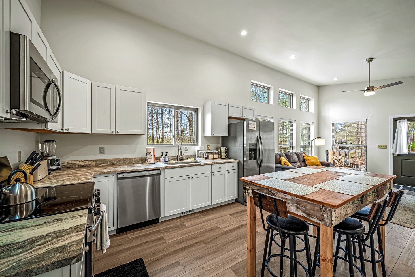 Stylish Modern Getaway with Fire Pit near DeSoto Falls in Mentone, AL