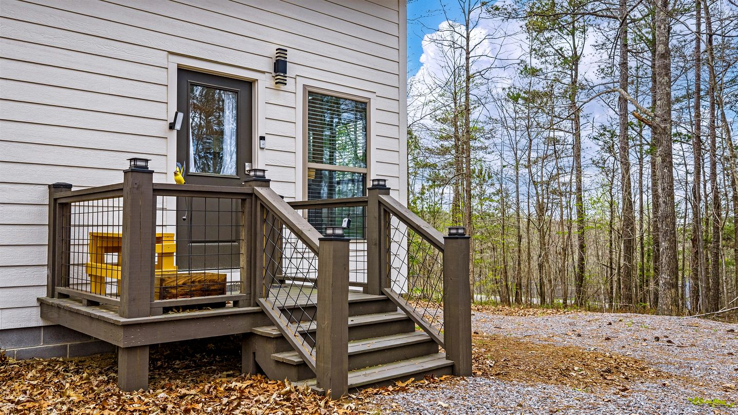 Stylish Modern Getaway with Fire Pit near DeSoto Falls in Mentone, AL