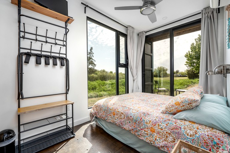 Containers (Canada, Prince Edward, Ontario)