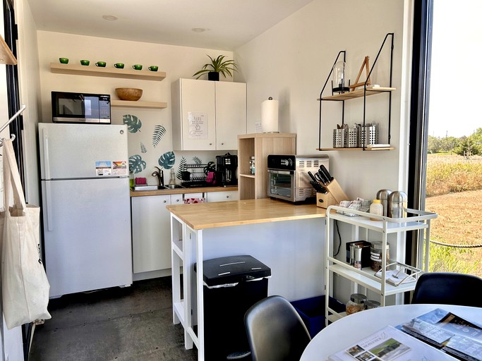 Containers (Canada, Prince Edward, Ontario)