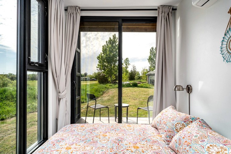 Containers (Canada, Prince Edward, Ontario)