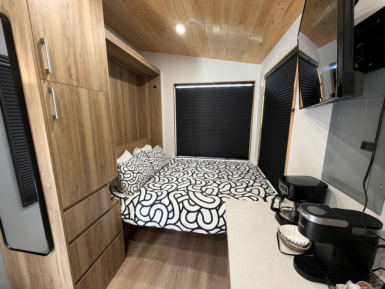 Stylish Modern Tiny House on Wheels with Stunning Mountain Views Near Lone Pine, California