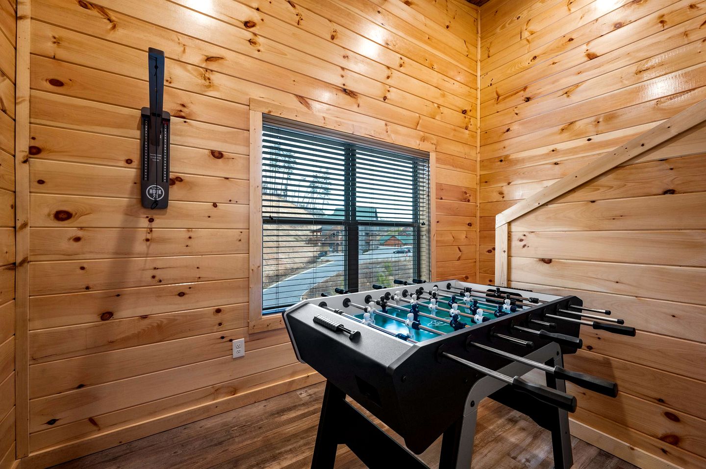 Stylish Pigeon Forge Cabin with Hot Tub, Pool & Dog Park near Dollywood and Gatlinburg, TN