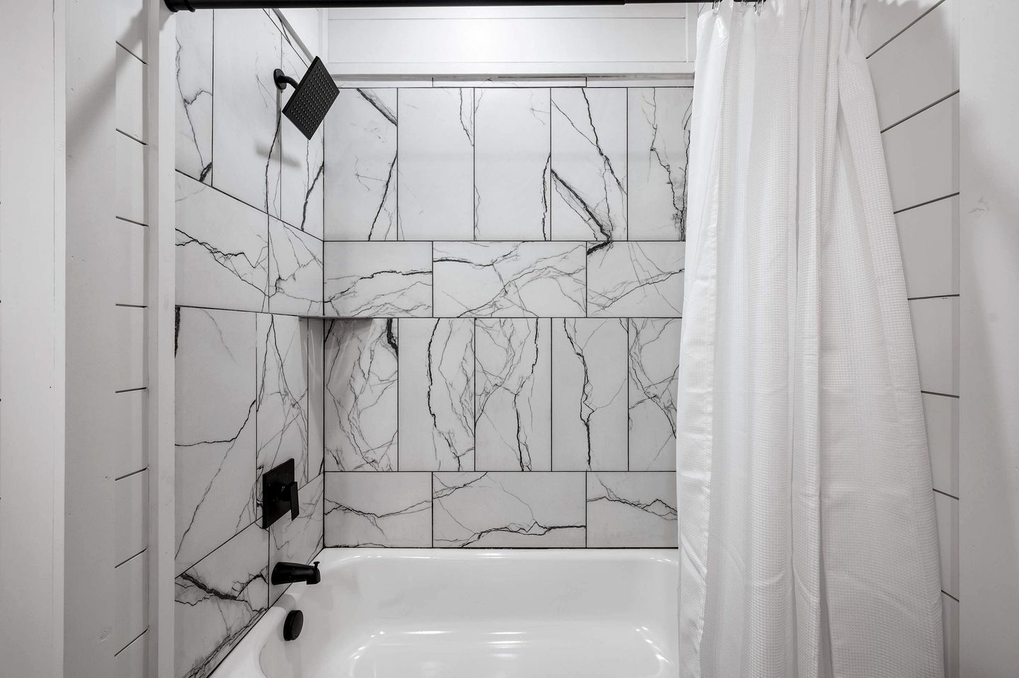 Stylish Pigeon Forge Cabin with Hot Tub, Pool & Dog Park near Dollywood and Gatlinburg, TN