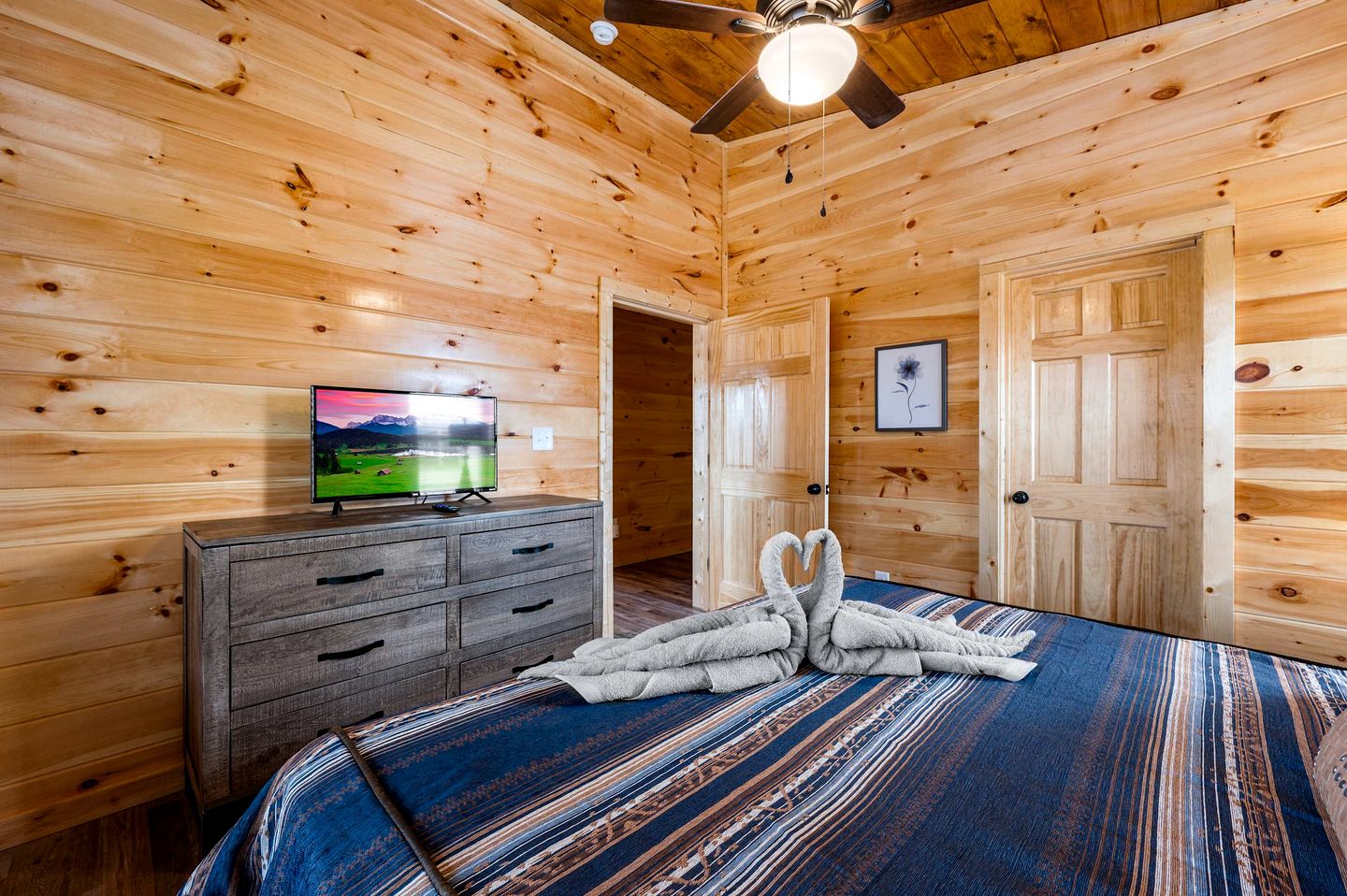 Stylish Pigeon Forge Cabin with Hot Tub, Pool & Dog Park near Dollywood and Gatlinburg, TN